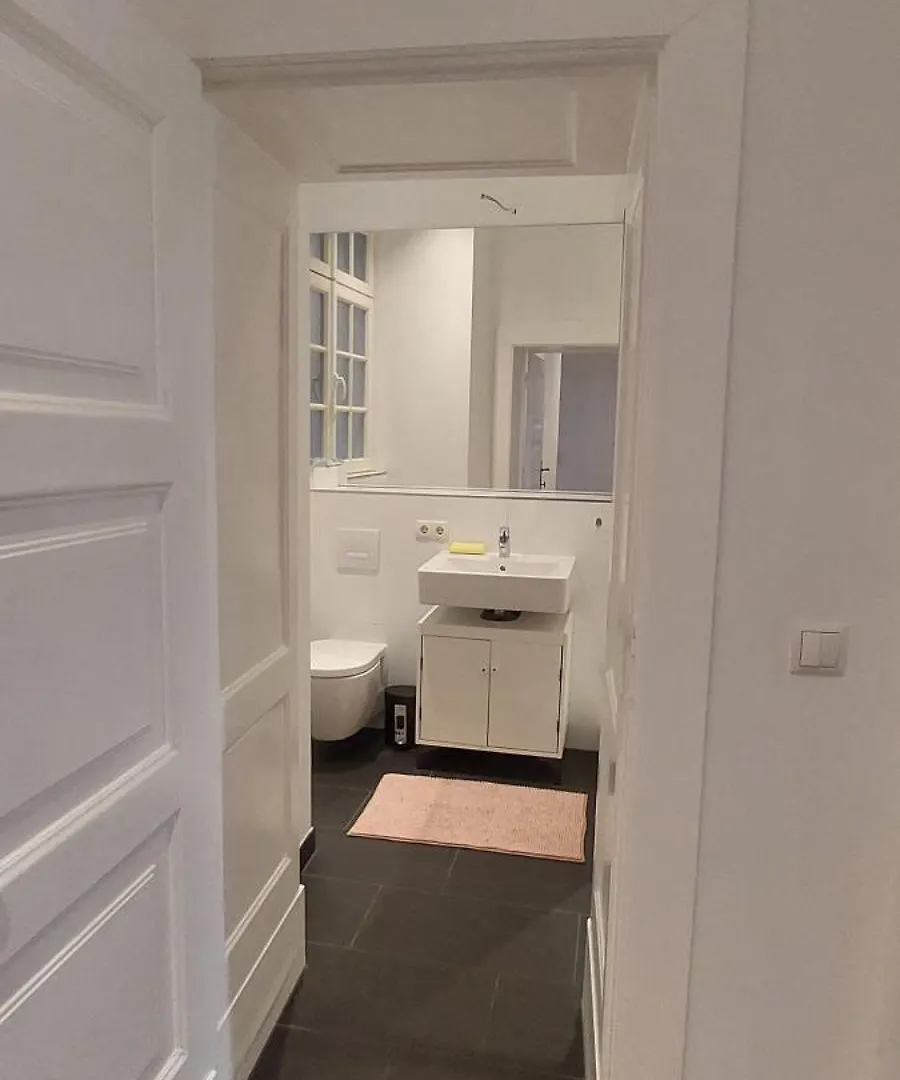 Quiet Room With Private Bathroom In A Local Home Berlin Homestay